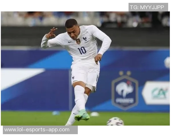 在足球场上追逐传奇签名与球星亲密接触的难忘时刻 在足球场上追逐传奇签名与球星亲密接触的难忘时刻