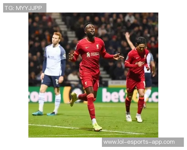 荷兰女足球星闪耀国际赛场引领球队走向巅峰之路 荷兰女足球星闪耀国际赛场引领球队走向巅峰之路