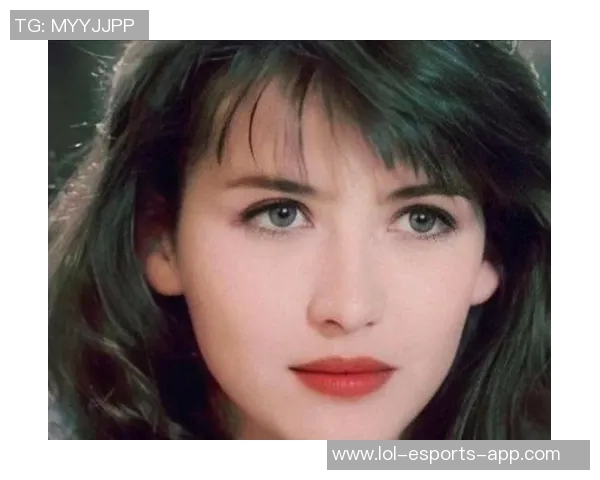 颜值高的足球明星妻子们大盘点 她们的美貌让球迷为之倾倒 颜值高的足球明星妻子们大盘点 她们的美貌让球迷为之倾倒