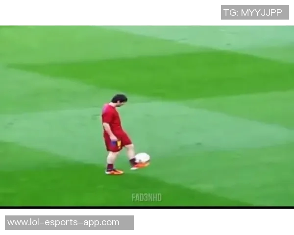 梅西脚法精湛技巧解析如何通过独特技术征服世界足坛 梅西脚法精湛技巧解析如何通过独特技术征服世界足坛